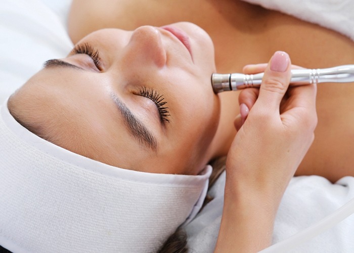Diamond Facial treatment in Delhi